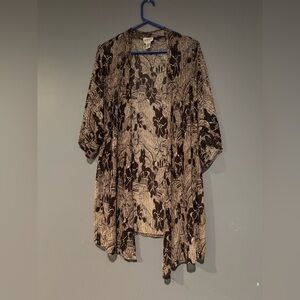 Chico's Black and Cream‎ Boxy Blouse with Elbow-Length Sleeves